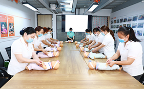 女性如何考育嬰師證呢？育嬰師證考取需要什么條件？