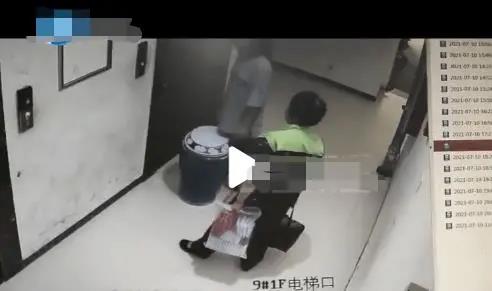 河南1業主23萬手鐲被保潔撿走索要2萬？家政服務規范化重在眼前！