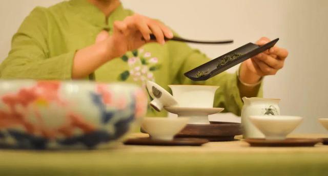 品香茗悟茶道，點(diǎn)燃生活夢(mèng)想！深圳市免費(fèi)茶藝師培訓(xùn)班等你來(lái)！