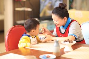  嬰幼兒心理教育很重要，家庭早教師幫助孩子完成自己的“工作”！